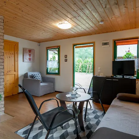 Chatki U Stefana Nyaraló *