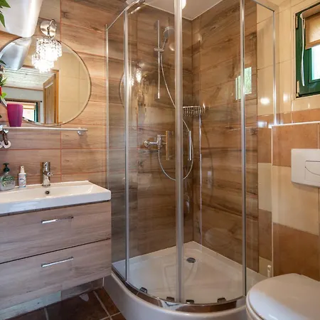 Chatki U Stefana Nyaraló